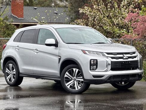 Used 2025 Mitsubishi Outlander Sport ES image 2
