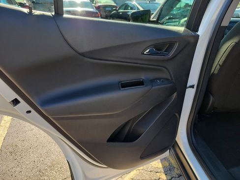 Used 2021 Chevrolet Equinox LT FWD image 17