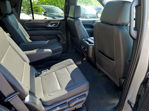 Used 2023 Chevrolet Tahoe LT w/ Luxury Package AWD/4WD image 31