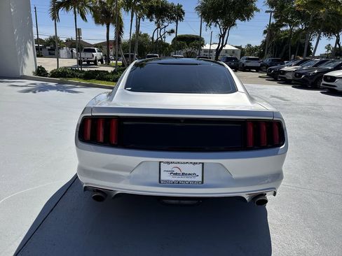 Used 2016 Ford Mustang Coupe RWD image 2
