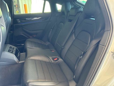 Used 2025 Porsche Panamera 4 w/ Premium Package AWD/4WD image 28