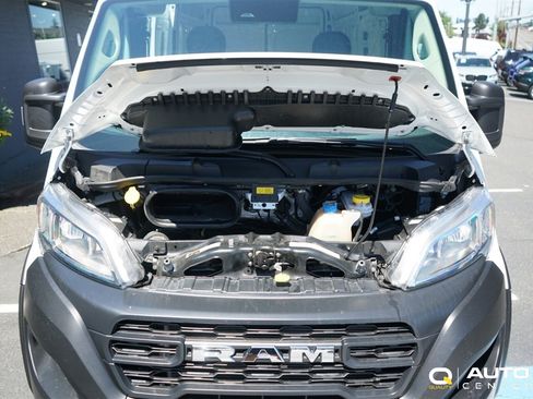 Used 2025 RAM ProMaster 2500 w/ Convenience Group FWD image 12