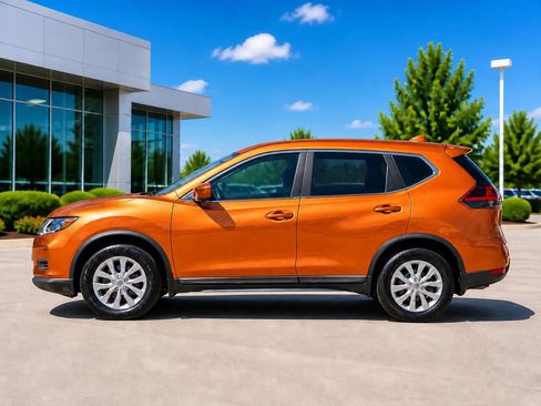Used 2018 Nissan Rogue S FWD image 5