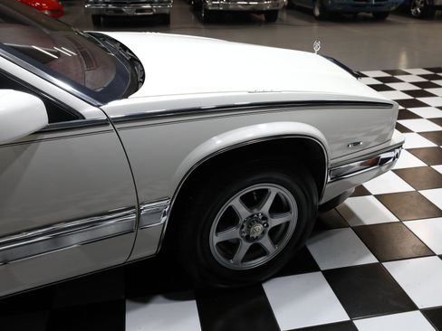 Used 1988 Cadillac Eldorado Coupe FWD image 18