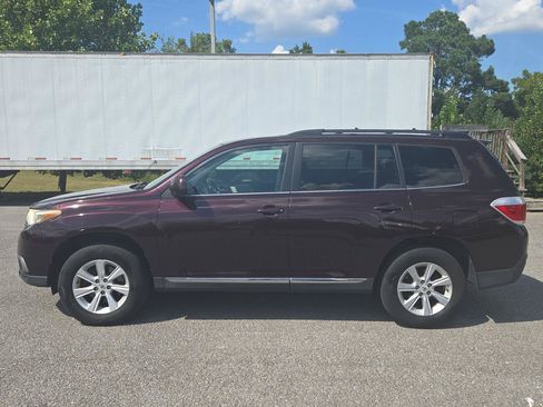 Used 2011 Toyota Highlander 4WD w/ Tech Pkg image 4