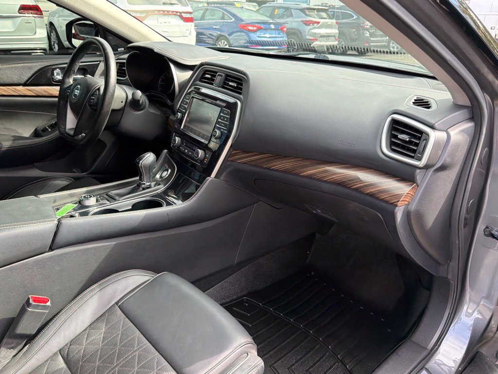 Used 2017 Nissan Maxima Platinum FWD image 16