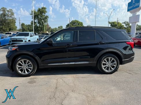 Used 2020 Ford Explorer XLT w/ Equipment Group 202A AWD/4WD image 4