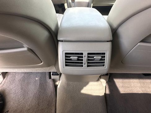 Used 2011 Toyota Camry Hybrid image 13