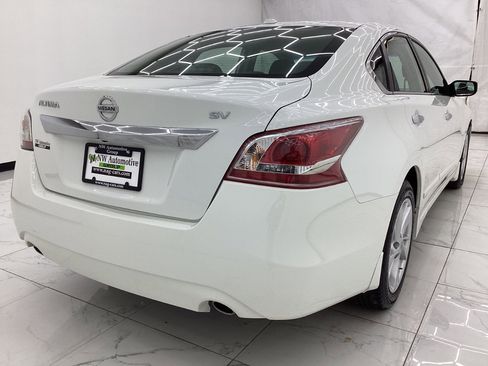Used 2015 Nissan Altima 2.5 SV FWD image 9