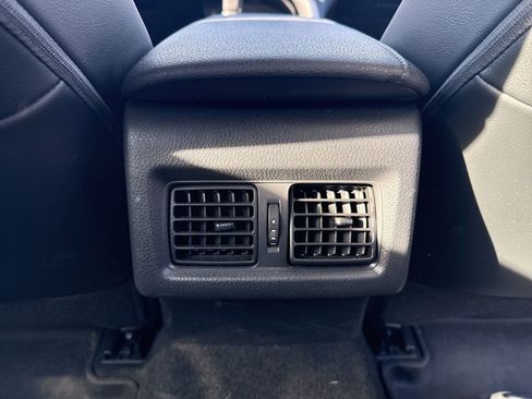 Used 2021 Toyota Camry XLE image 26