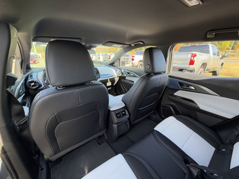 New 2026 Chevrolet Equinox EV LT image 30