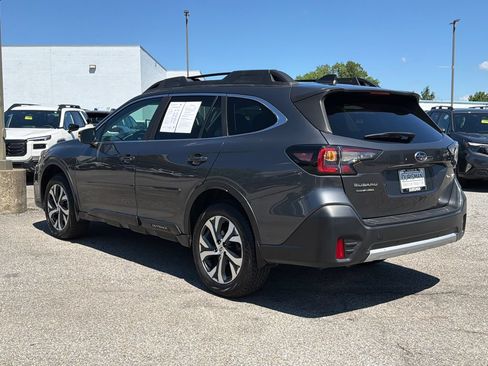 Certified 2022 Subaru Outback Limited AWD/4WD image 4