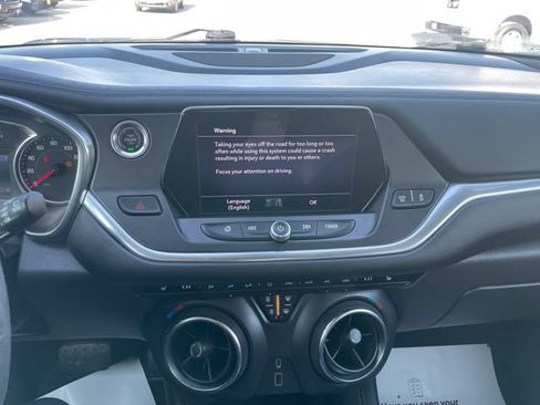 Used 2019 Chevrolet Blazer LT w/ Sound & Technology Package FWD image 12