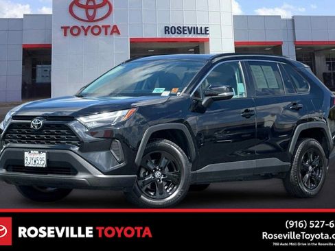 Certified 2022 Toyota RAV4 XLE w/ Convenience Package FWD image 1