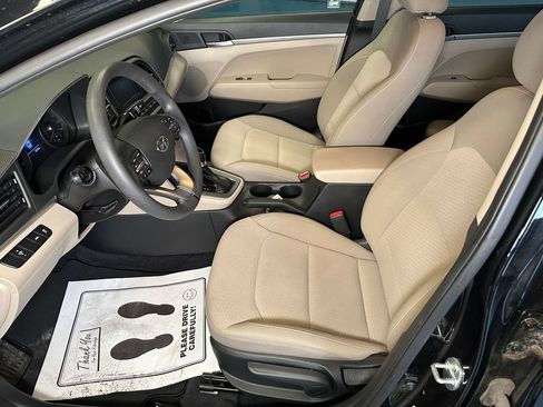 Used 2020 Hyundai Elantra SE FWD image 20