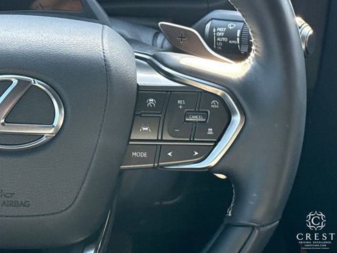 Used 2025 Lexus LX 600 4WD w/ Luxury Package image 15