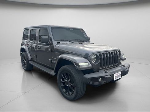 Used 2021 Jeep Wrangler Unlimited Sahara image 2