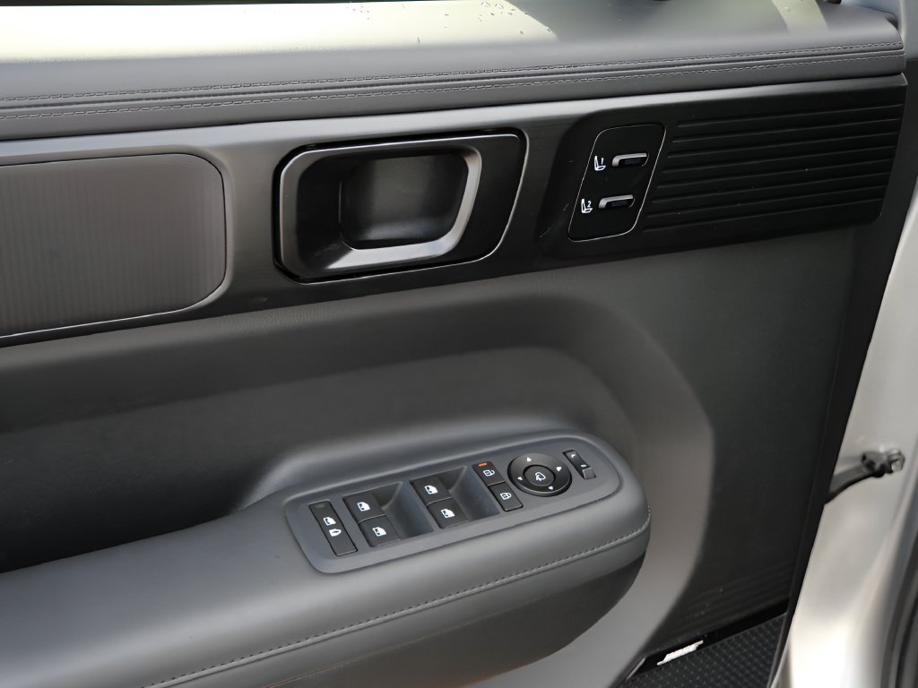 Used 2024 Hyundai Santa Fe Calligraphy FWD image 16