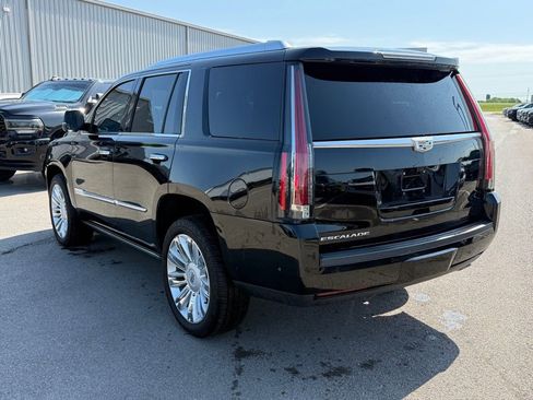 Used 2020 Cadillac Escalade Platinum image 21