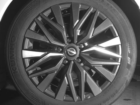 Used 2025 Nissan Altima 2.5 SV FWD image 14