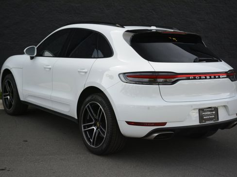 Certified 2020 Porsche Macan AWD/4WD image 3