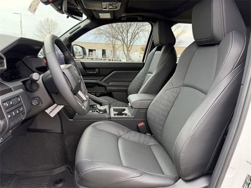 Certified 2025 Toyota 4Runner TRD Off-Road Premium image 29