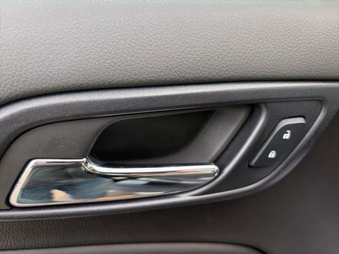 Used 2020 Chevrolet Suburban Premier image 33