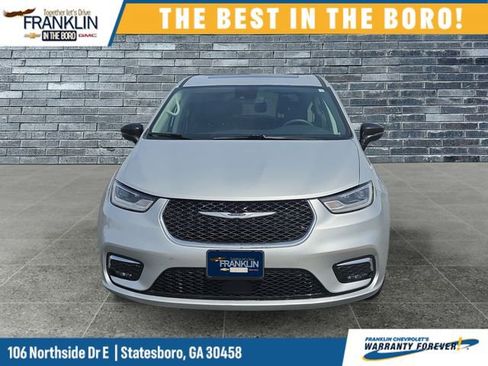 Used 2024 Chrysler Pacifica Limited image 8