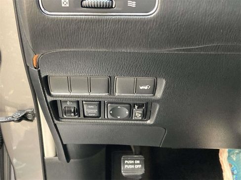 Used 2011 INFINITI QX56 2WD image 19