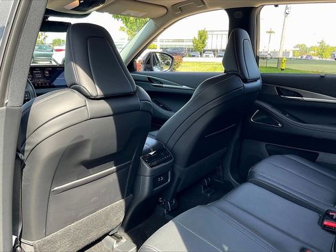 Certified 2025 INFINITI QX60 Luxe image 33