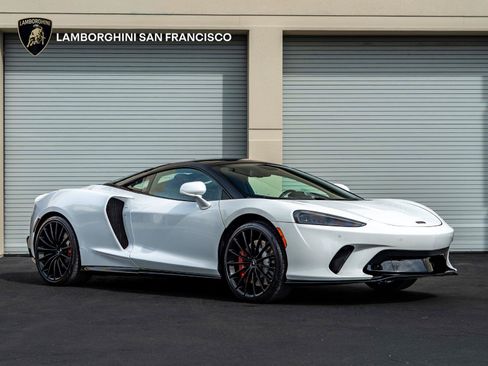 Used 2020 McLaren GT RWD image 1