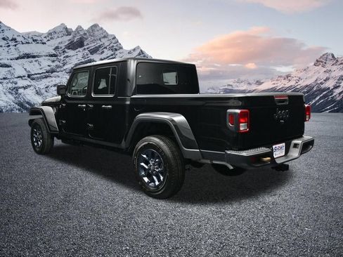 New 2026 Jeep Gladiator Sport AWD/4WD image 3