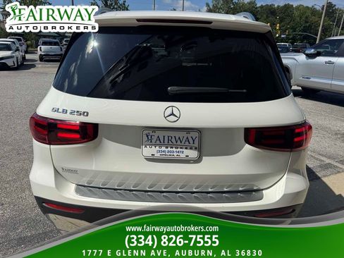 Used 2025 Mercedes-Benz GLB 250 image 7