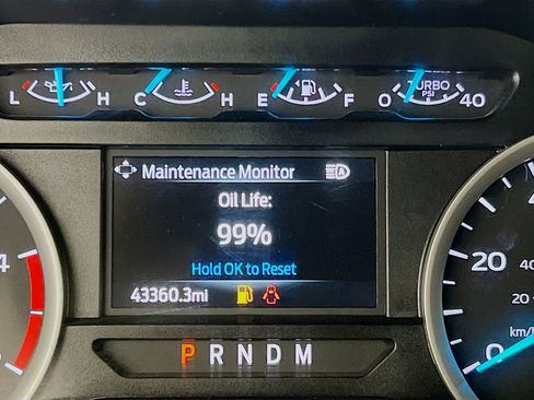 Used 2021 Ford F250 XLT w/ FX4 Off-Road Package image 12