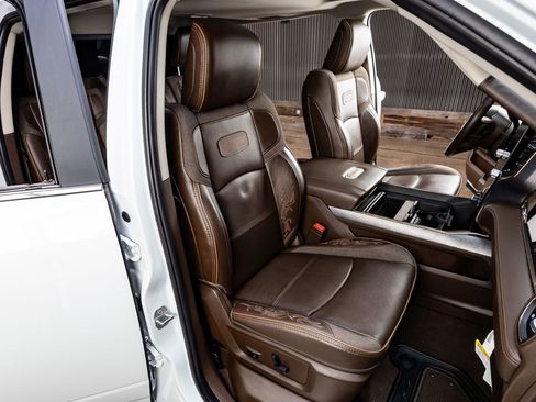 Used 2025 RAM 3500 Longhorn image 29