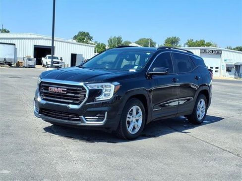 Used 2022 GMC Terrain SLE w/ Driver Convenience Package image 2