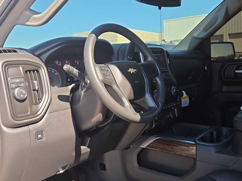 Used 2026 Chevrolet Silverado 1500 Custom RWD image 10