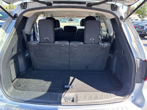 Used 2017 Nissan Pathfinder S image 9