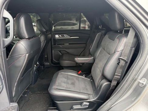 Used 2025 Ford Explorer ST RWD image 28