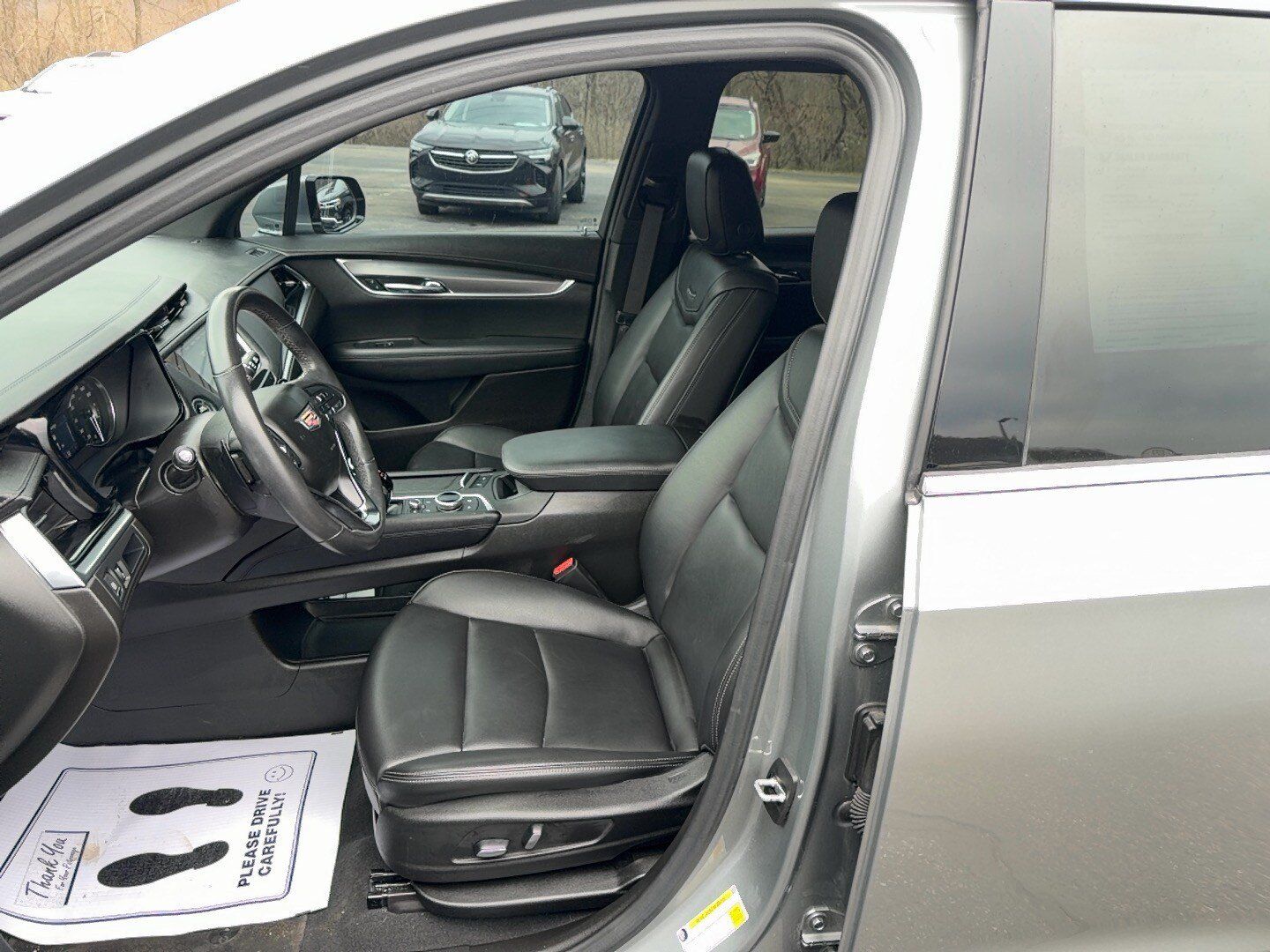 Used 2024 Cadillac XT6 Luxury w/ LPO, Floor Liner Package AWD/4WD image 11
