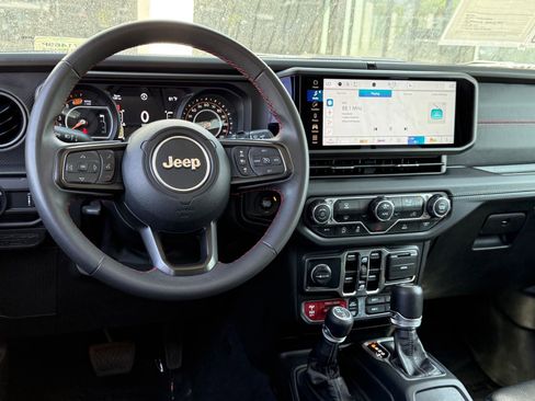 Used 2024 Jeep Wrangler Unlimited Rubicon image 42