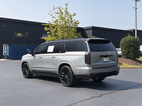 Used 2025 Cadillac Escalade ESV Sport Platinum w/ LPO, ONYX Package AWD/4WD image 72