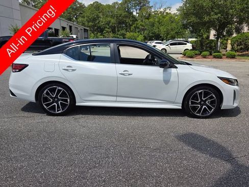 Used 2025 Nissan Sentra SR w/ SR Premium Package FWD image 6