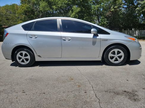 Used 2012 Toyota Prius Three FWD image 11