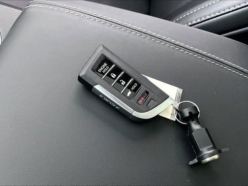 Used 2026 Acura MDX w/ Technology Package image 12