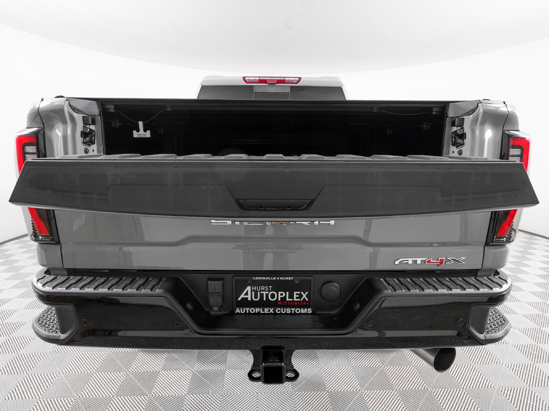 Used 2024 GMC Sierra 2500 AT4X AWD/4WD image 7