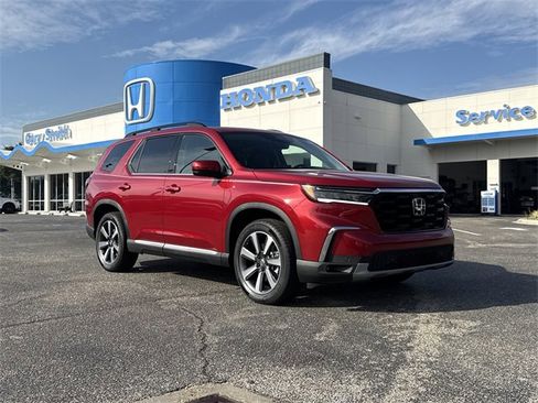 New 2025 Honda Pilot Touring image 2