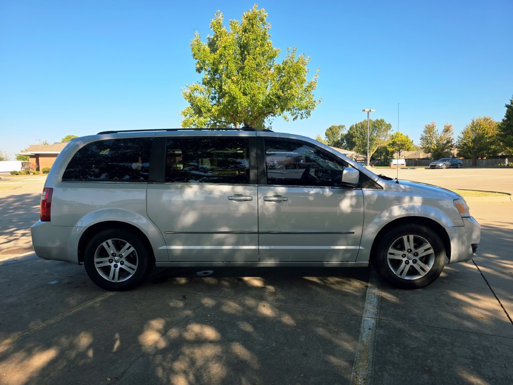 Used 2010 Dodge Grand Caravan SXT FWD image 23