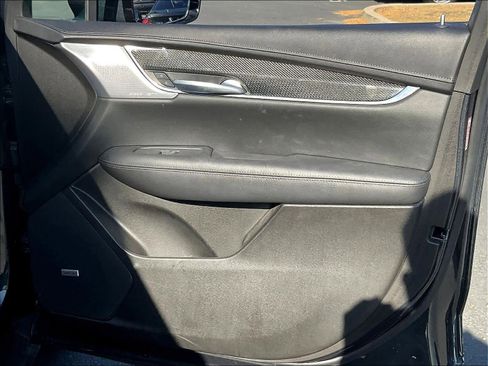 Used 2021 Cadillac XT5 Sportv w/ LPO, ONYX Package image 25