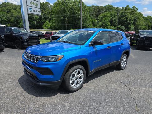 New 2025 Jeep Compass Sport image 5